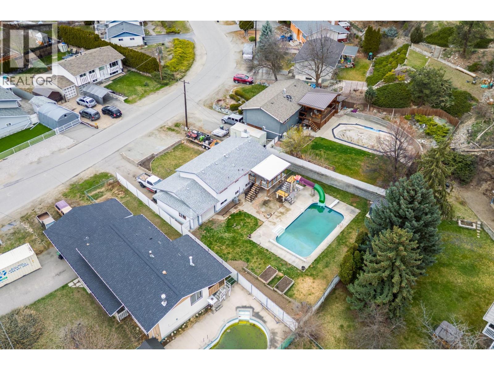 885 Camelia Road - 39