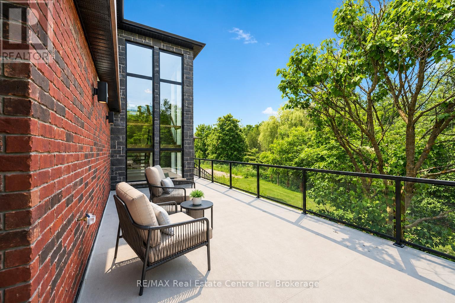 11 CHERRYWOOD LANE - 40