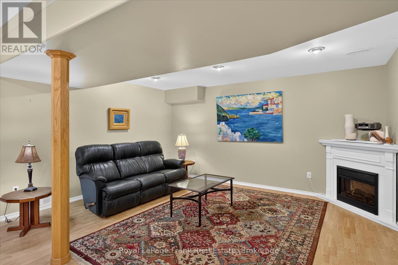 #402 1742 RAVENWOOD DRIVE - 17