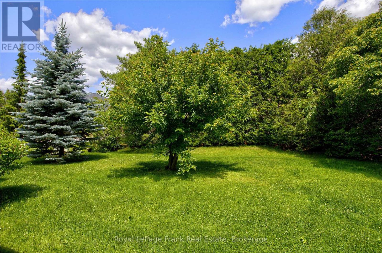 #402 1742 RAVENWOOD DRIVE - 22