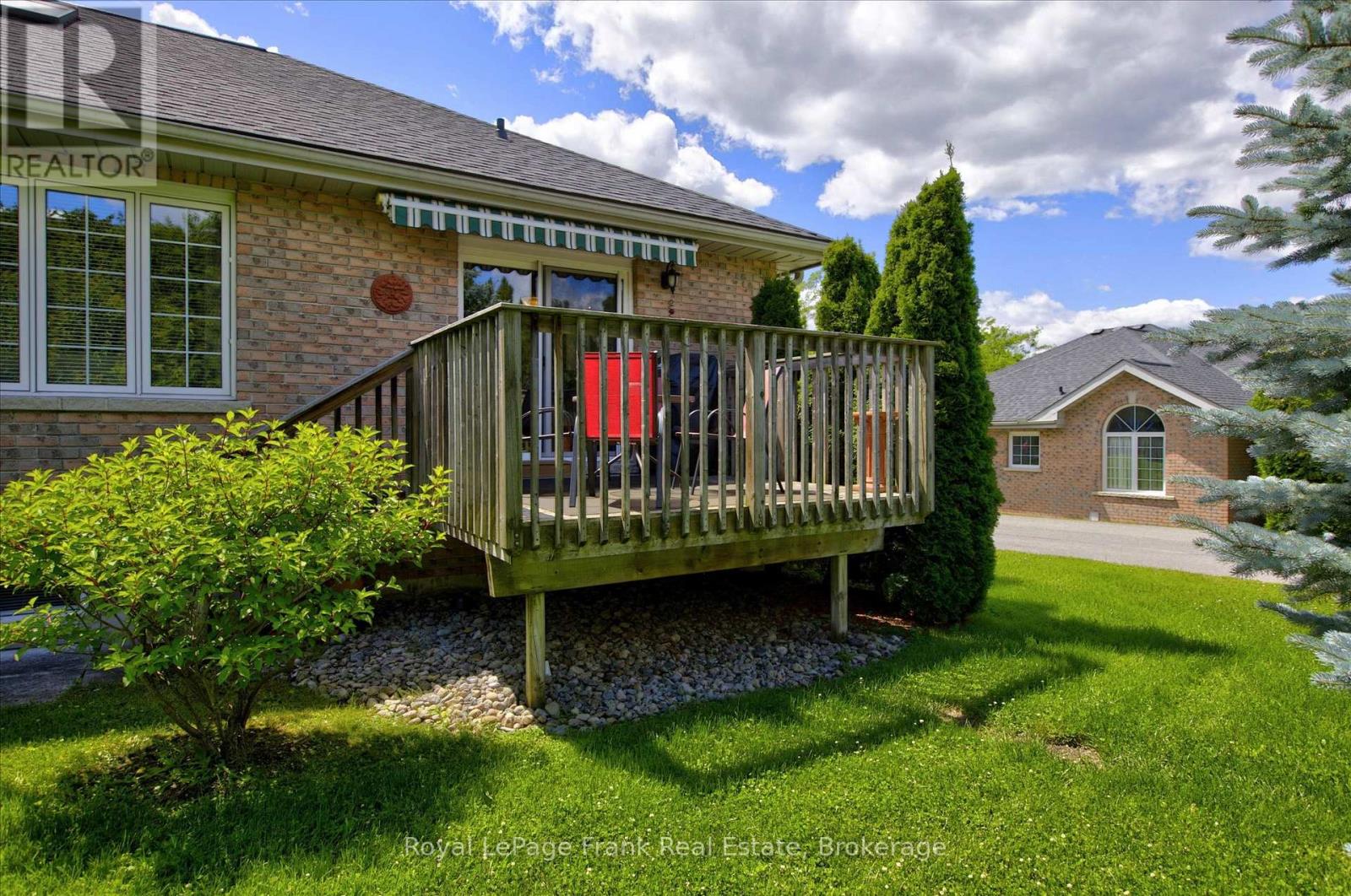 #402 1742 RAVENWOOD DRIVE - 23
