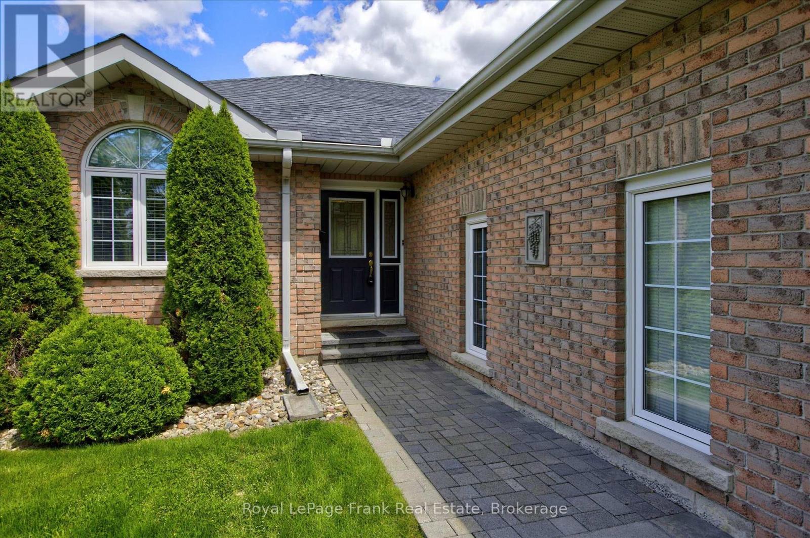 #402 1742 RAVENWOOD DRIVE - 4