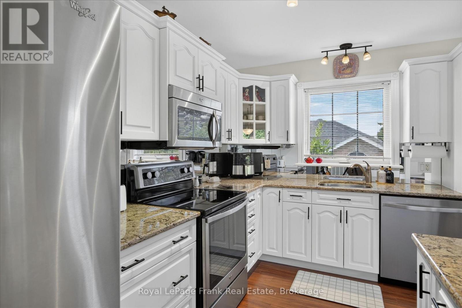 #402 1742 RAVENWOOD DRIVE - 8