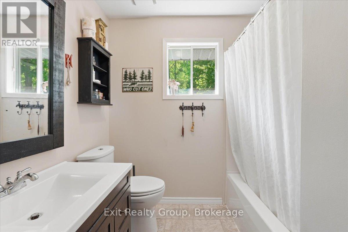 14 CEDAR LANE - 16