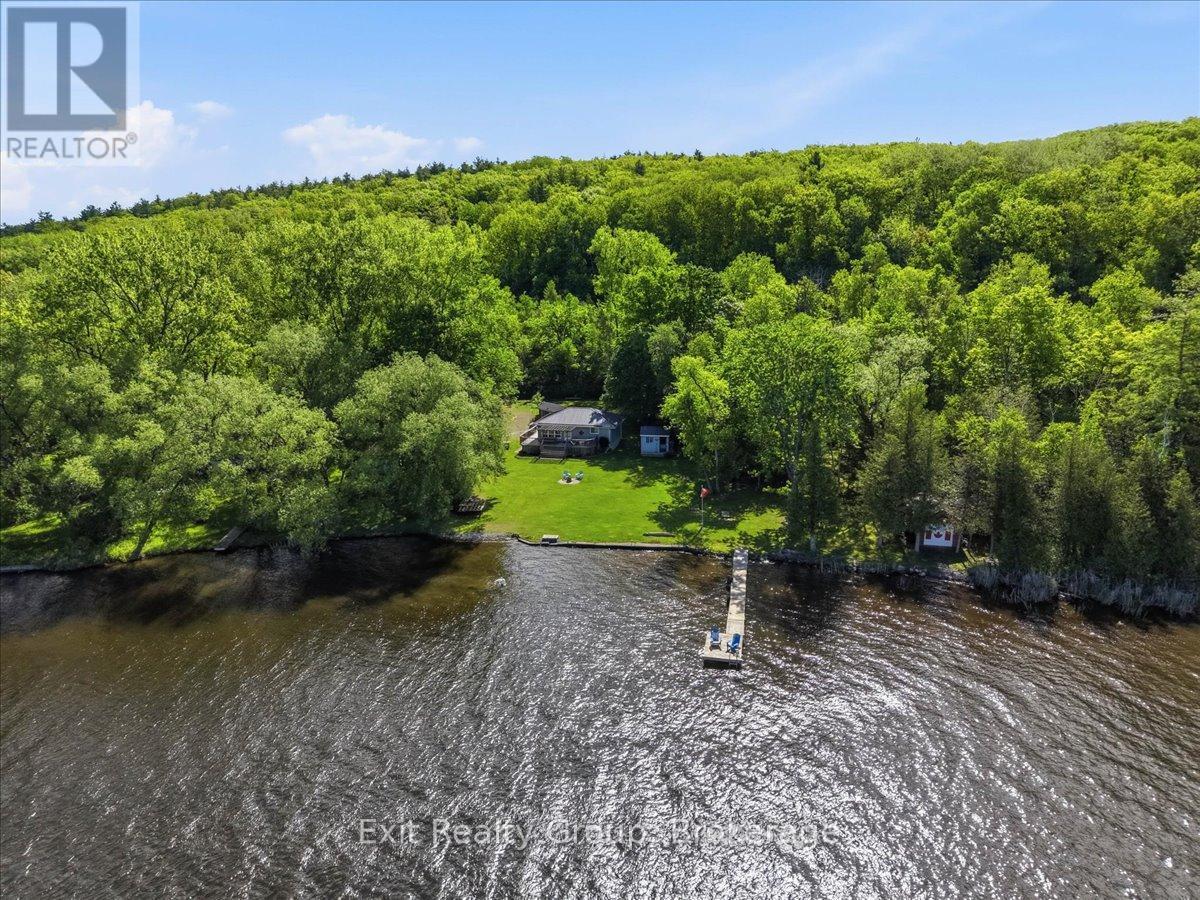 14 CEDAR LANE - 40