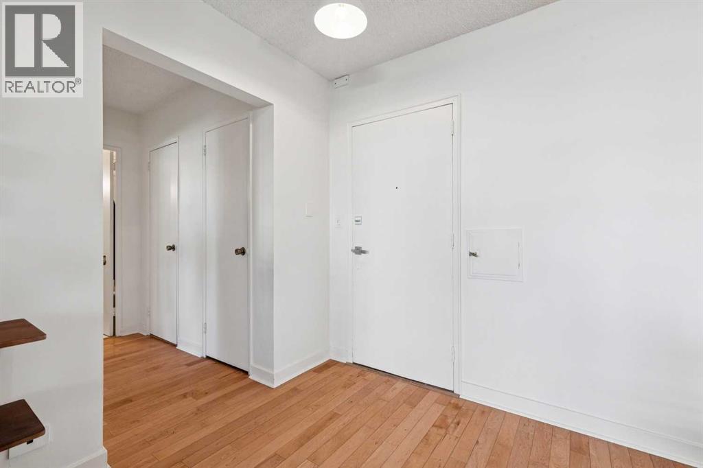 #204 3316 Rideau Place SW - 2