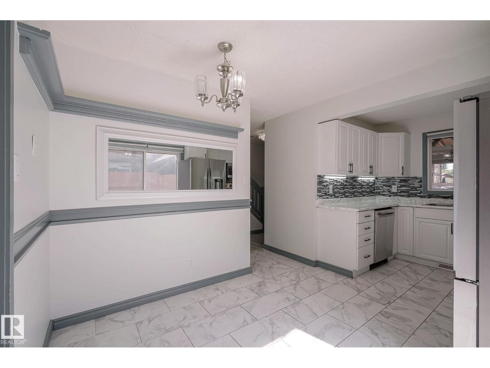 894 MILLBOURNE RD E NW - 14