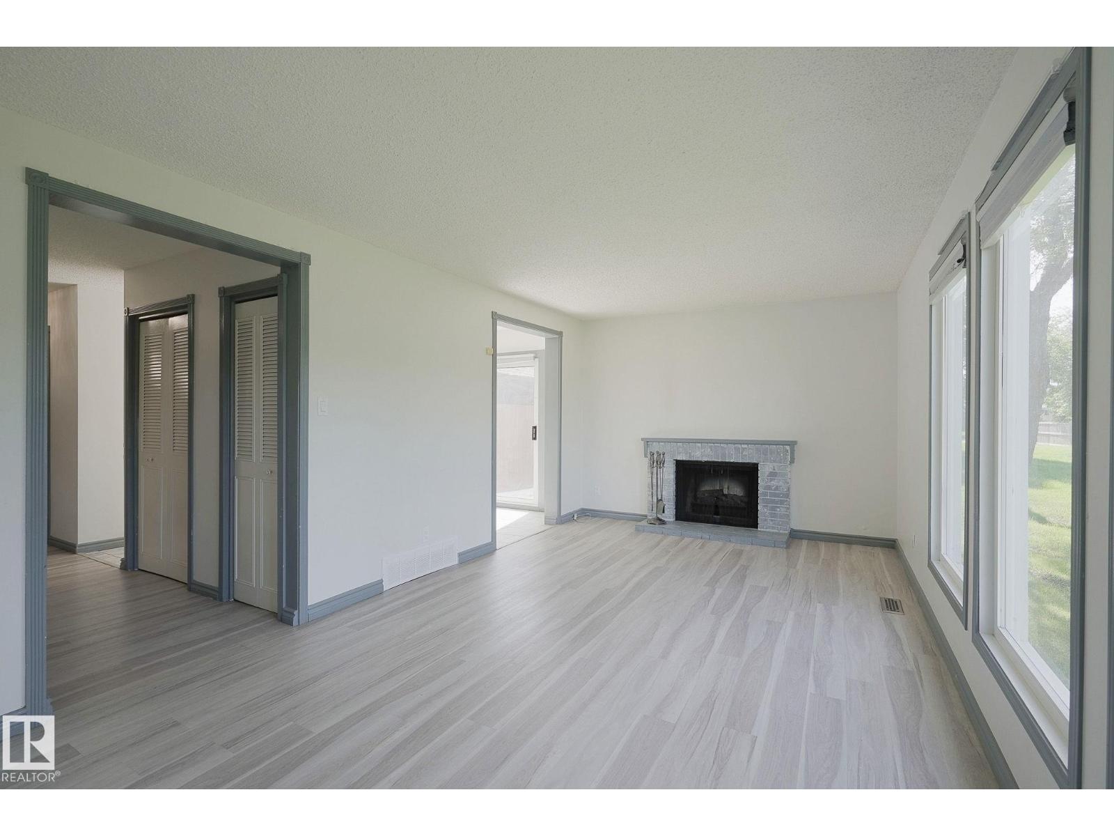 894 MILLBOURNE RD E NW - 15