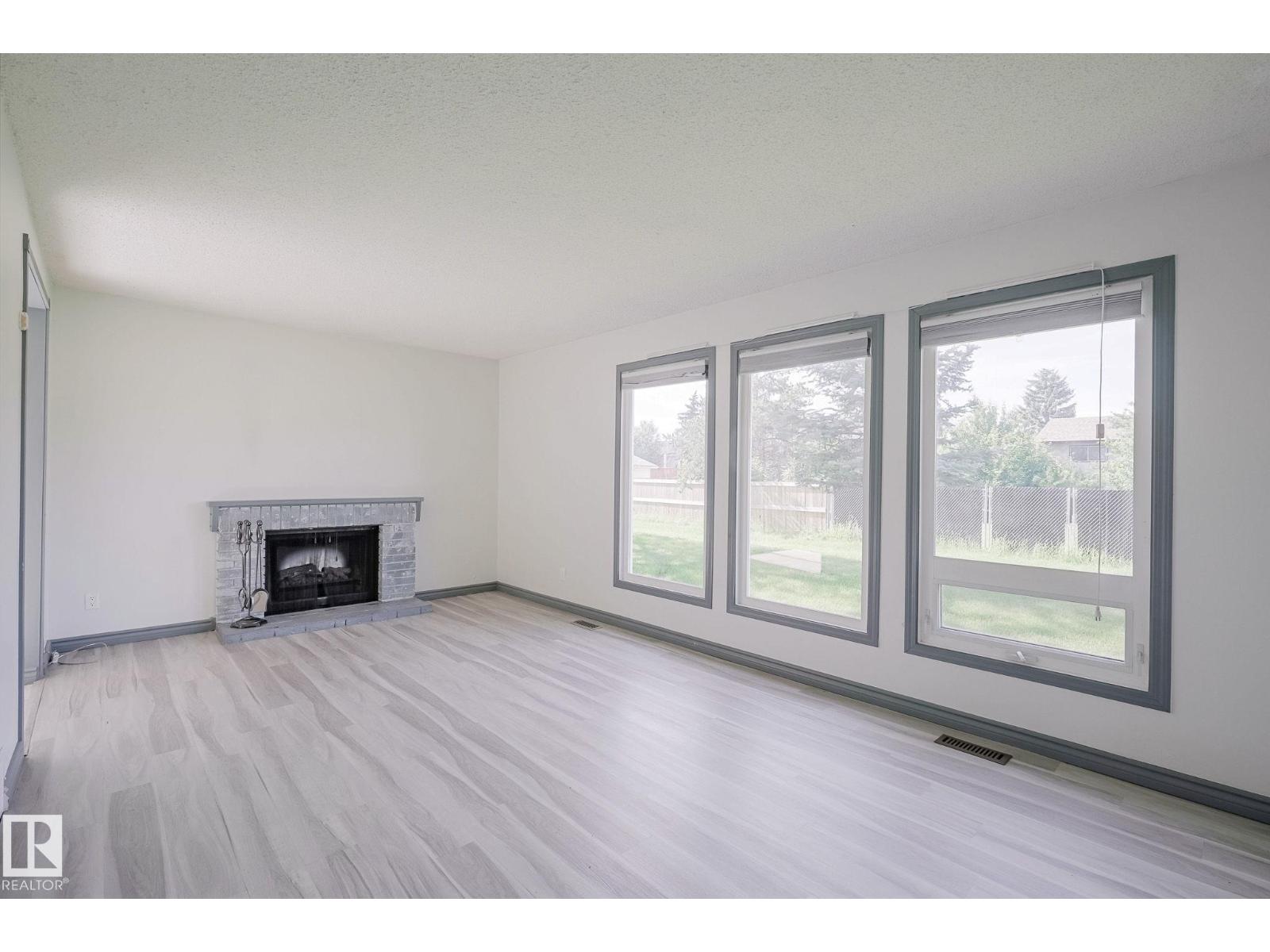 894 MILLBOURNE RD E NW - 16