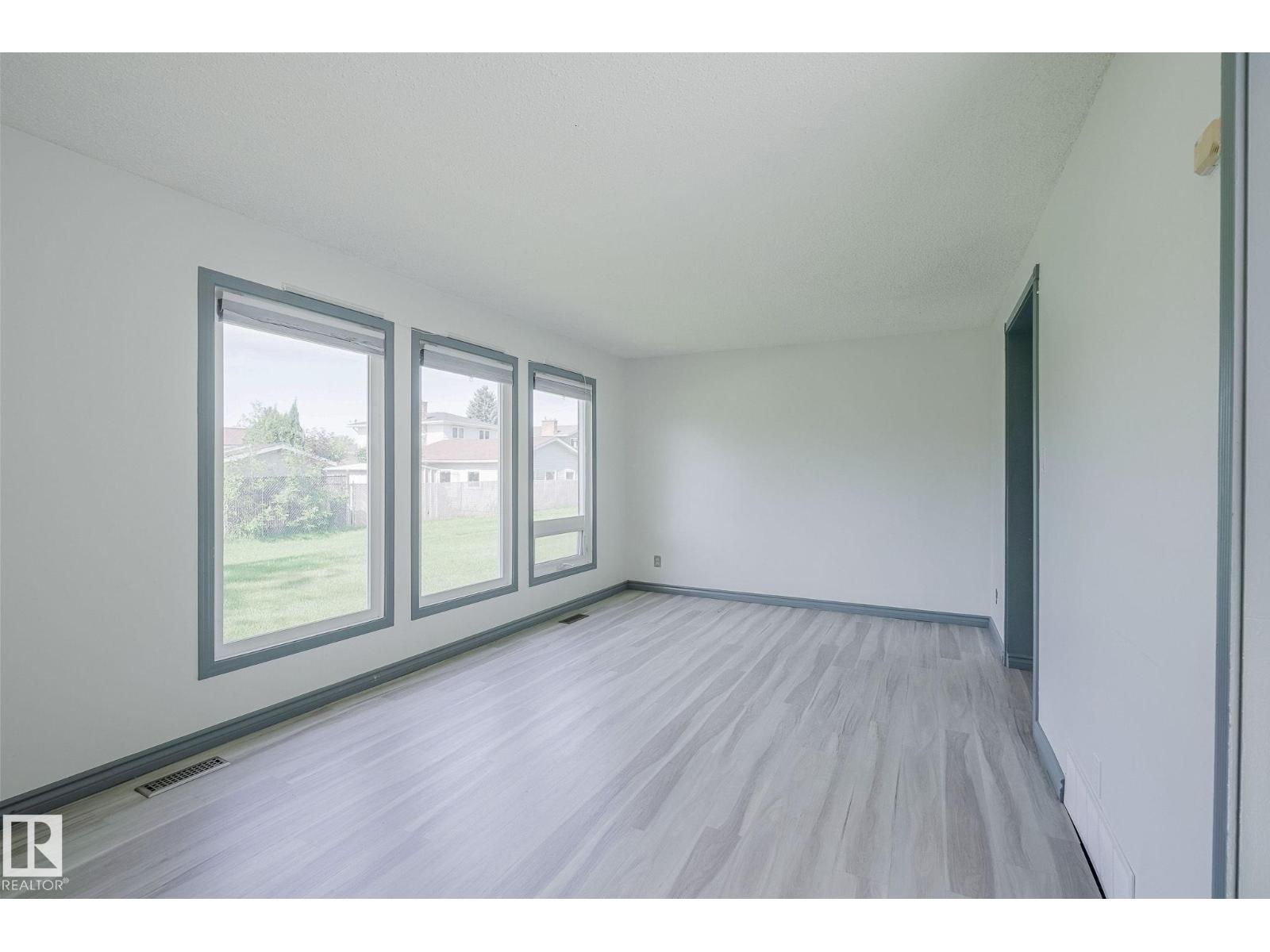 894 MILLBOURNE RD E NW - 17