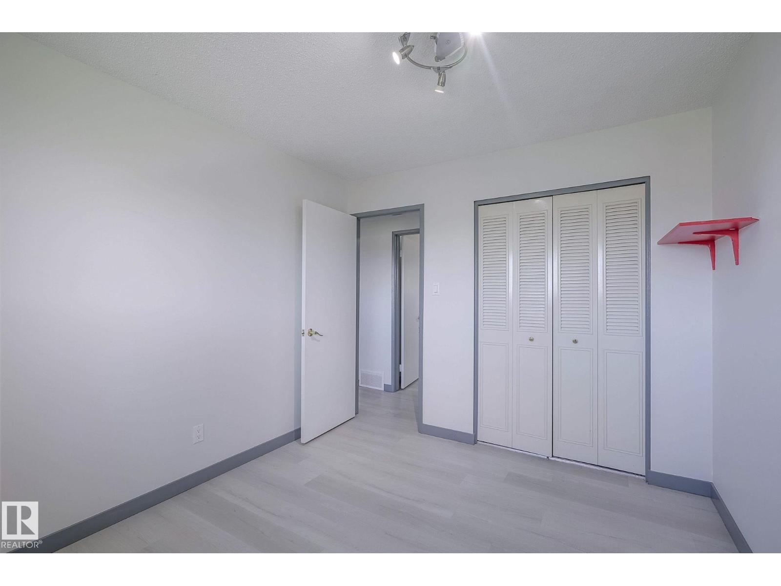 894 MILLBOURNE RD E NW - 23