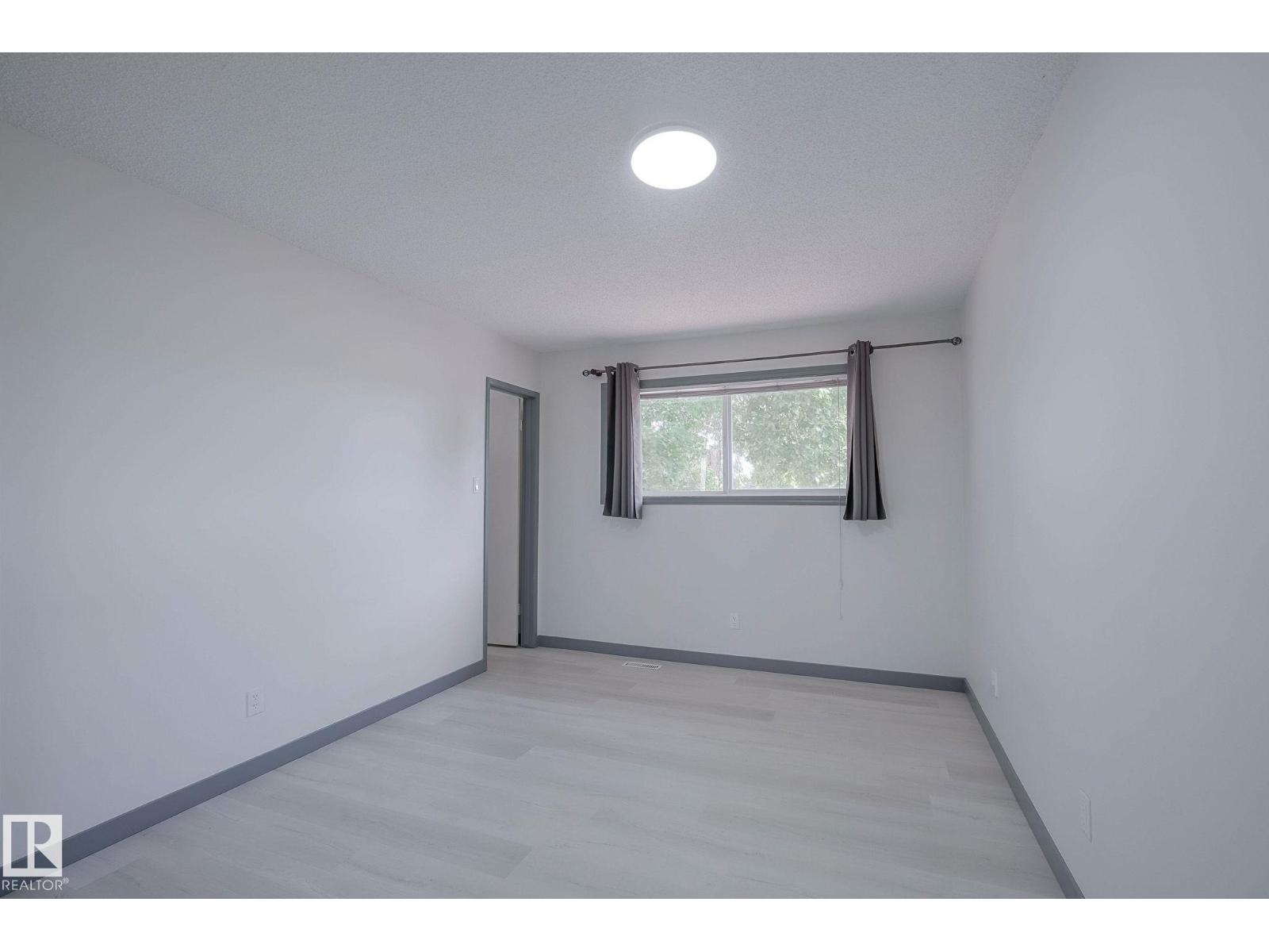 894 MILLBOURNE RD E NW - 25