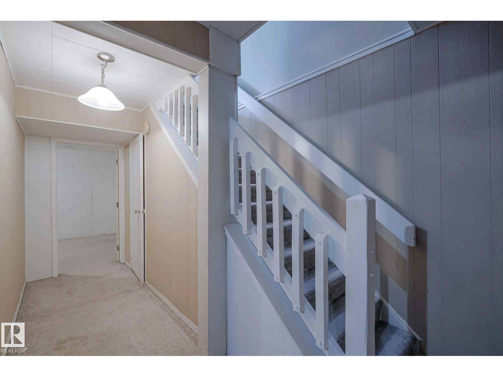 894 MILLBOURNE RD E NW - 33