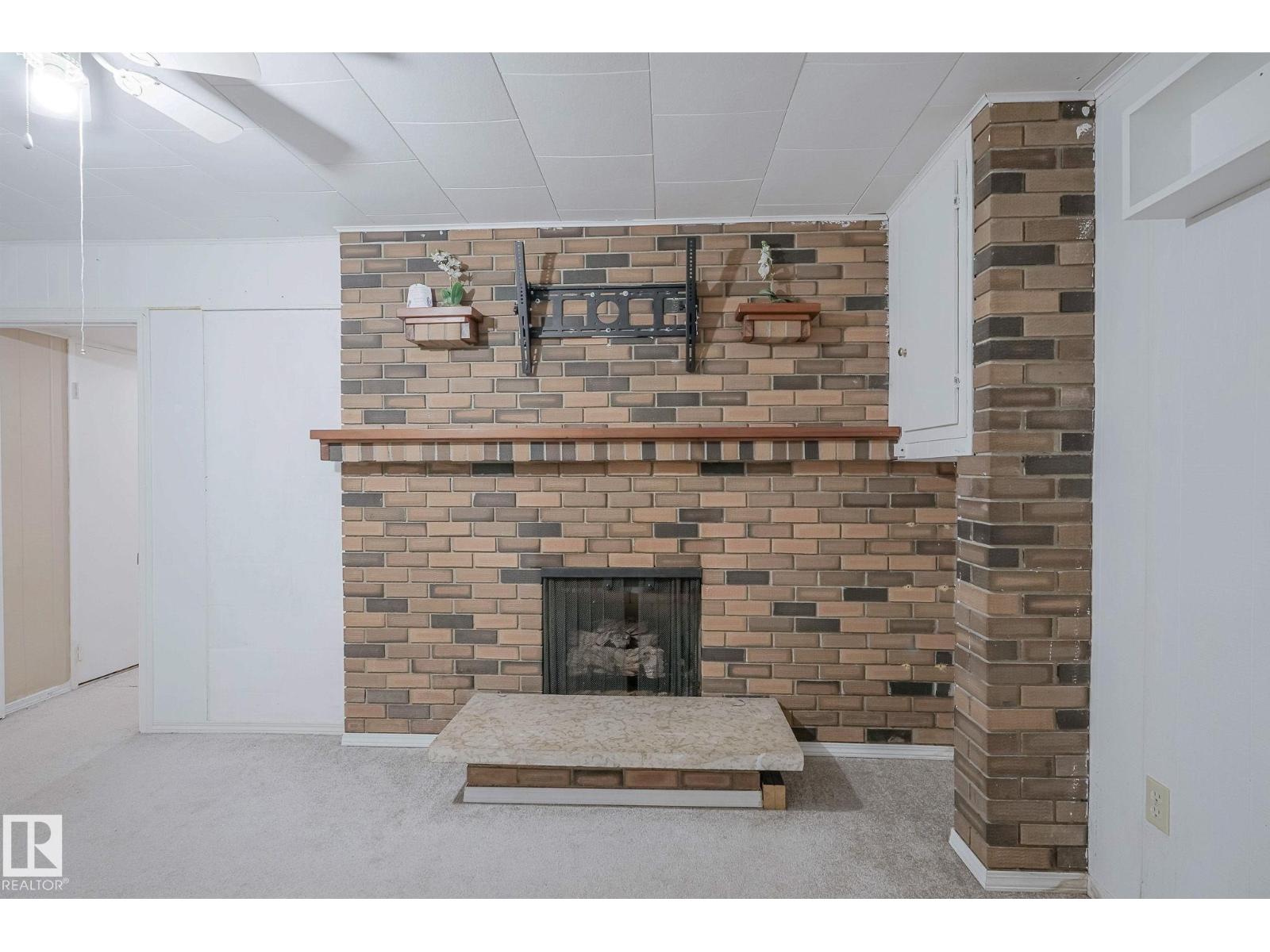 894 MILLBOURNE RD E NW - 35