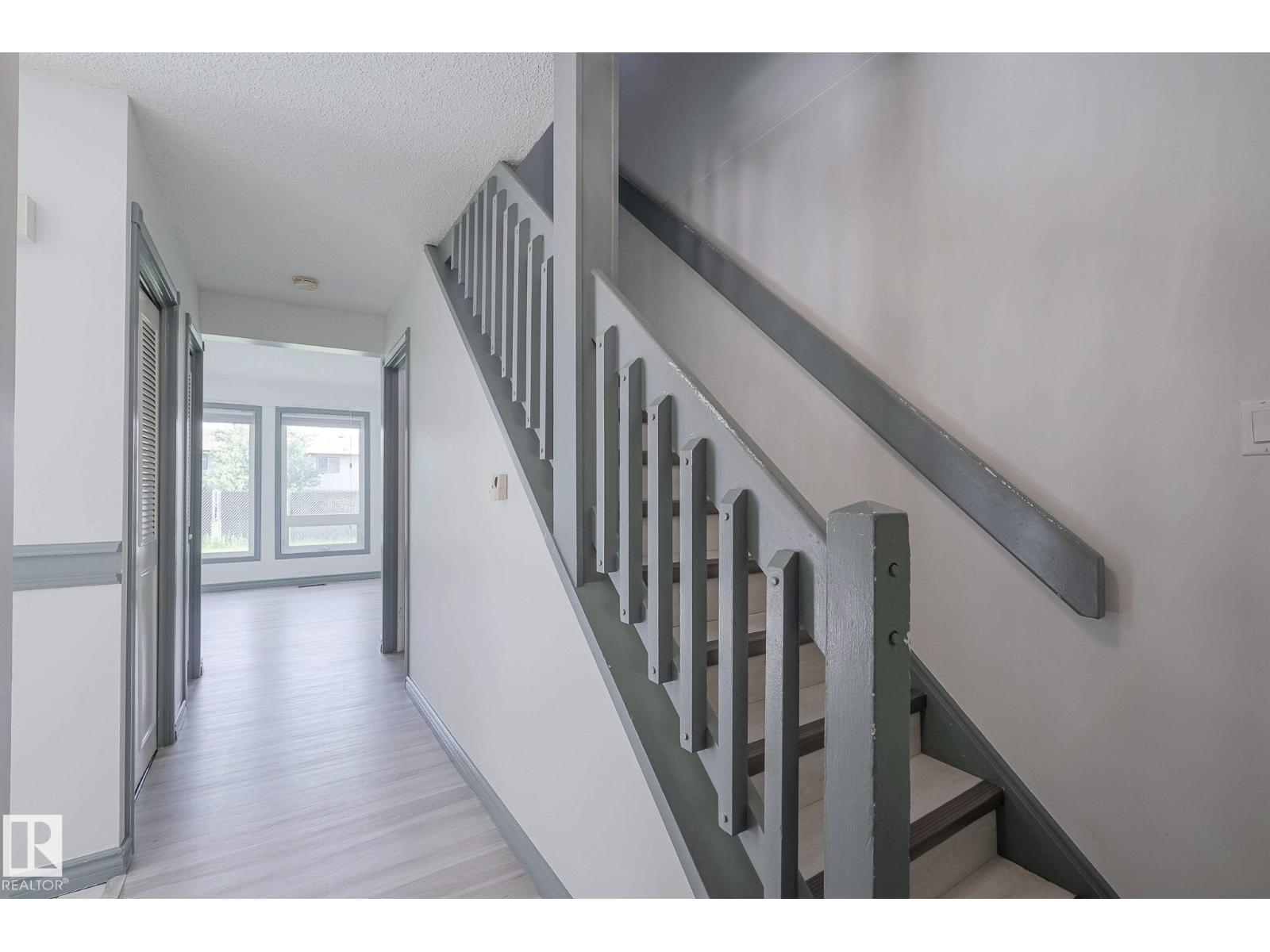 894 MILLBOURNE RD E NW - 6