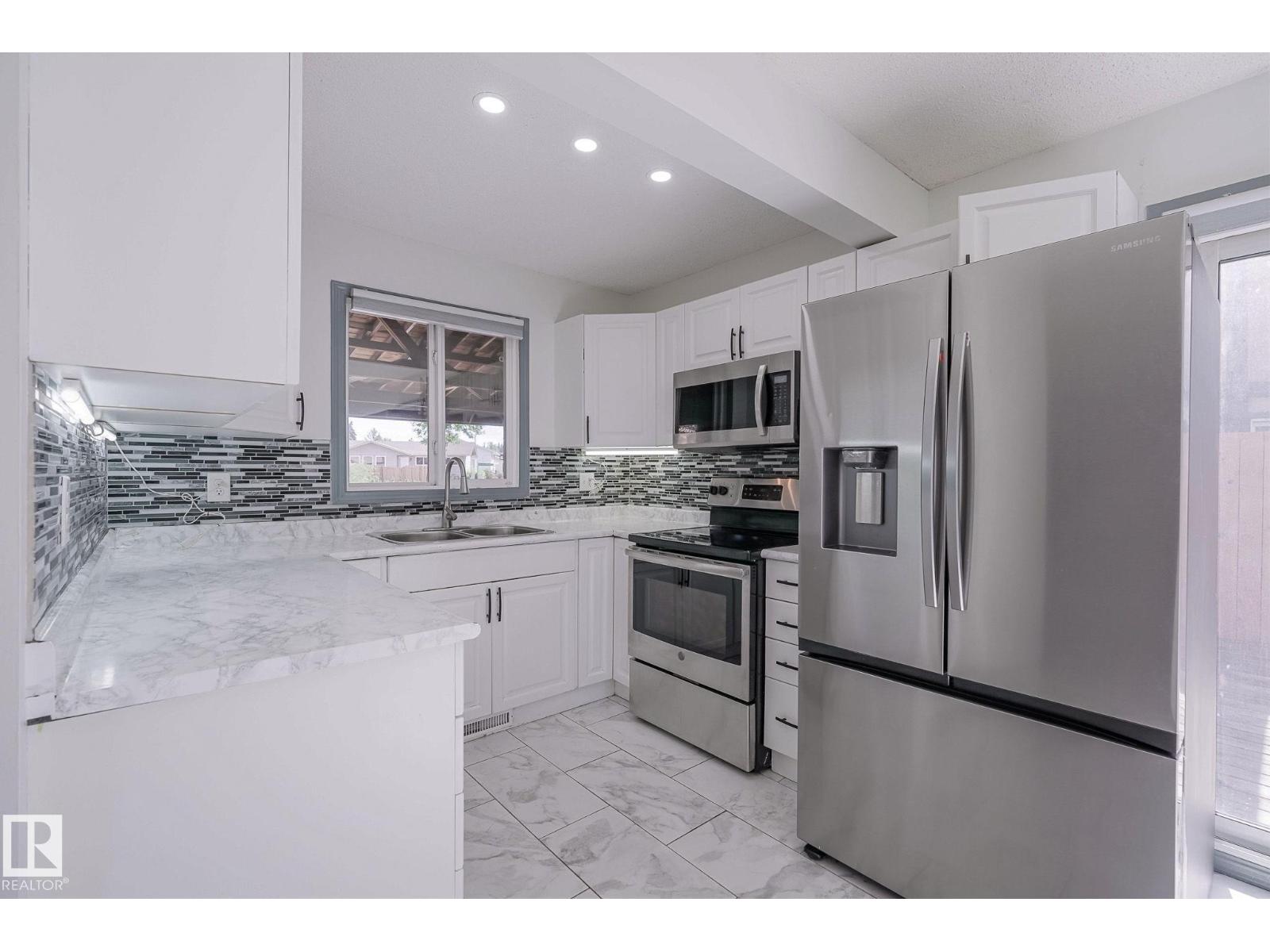 894 MILLBOURNE RD E NW - 9