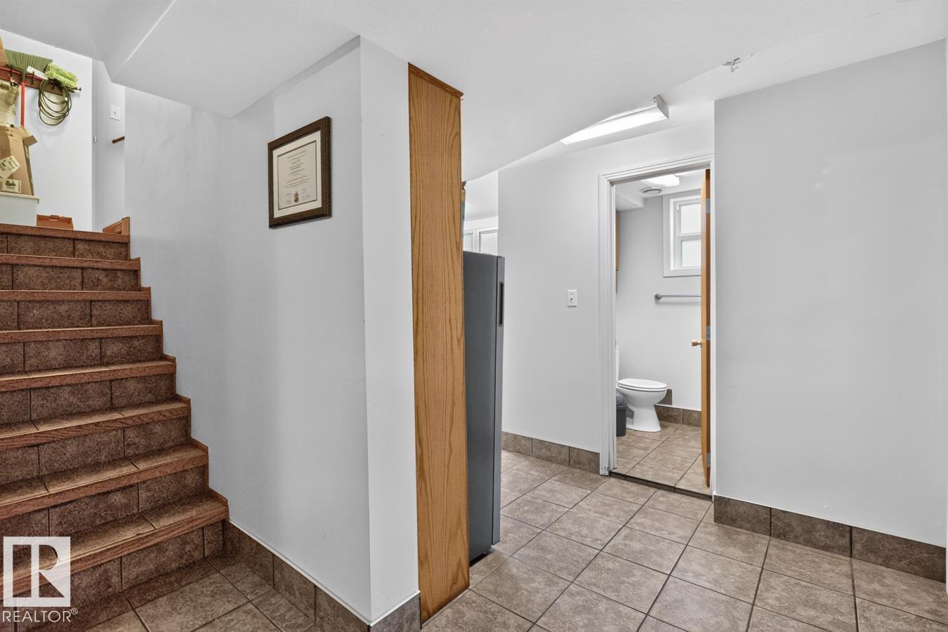 9838 80 AV NW - 17