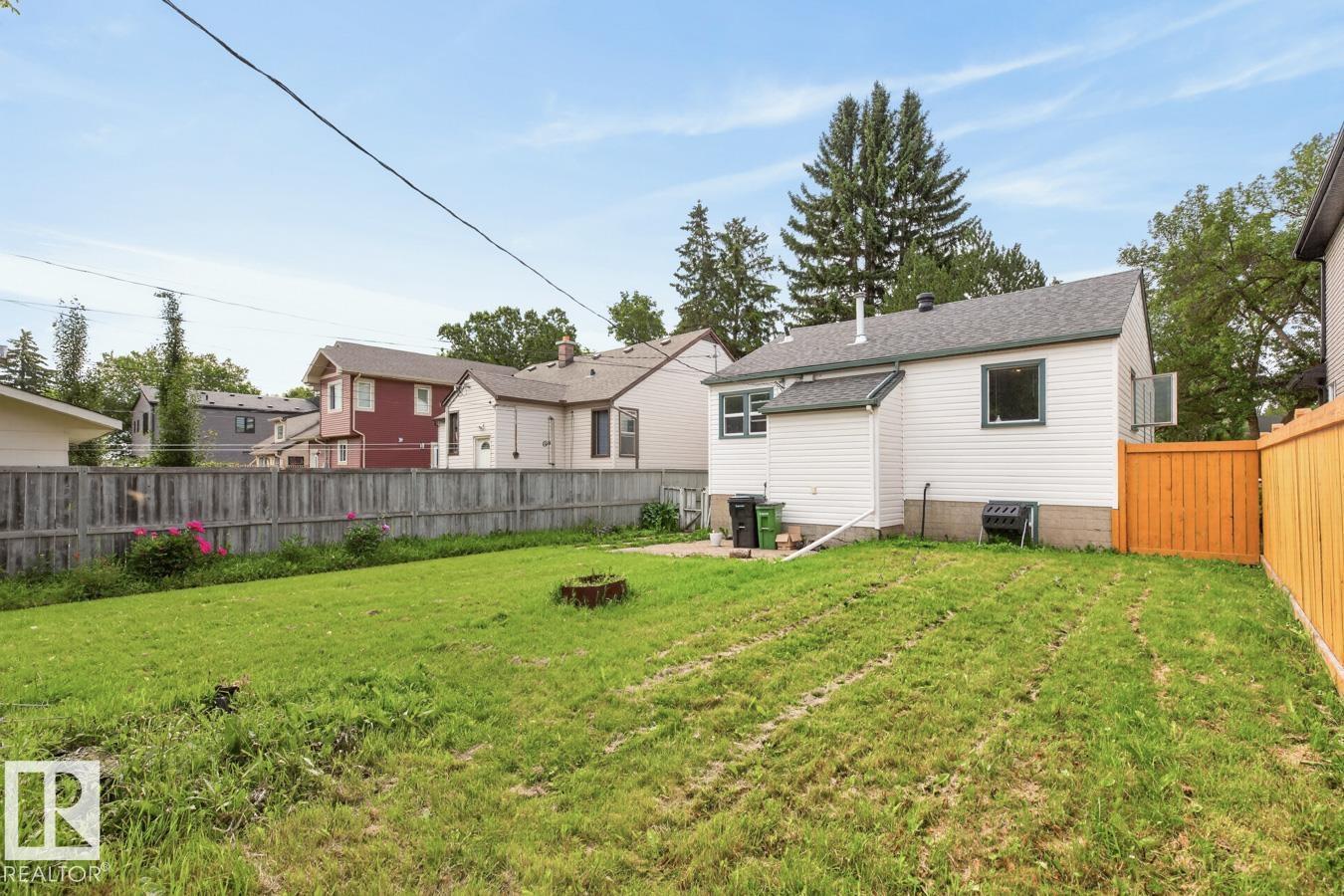 9838 80 AV NW - 29
