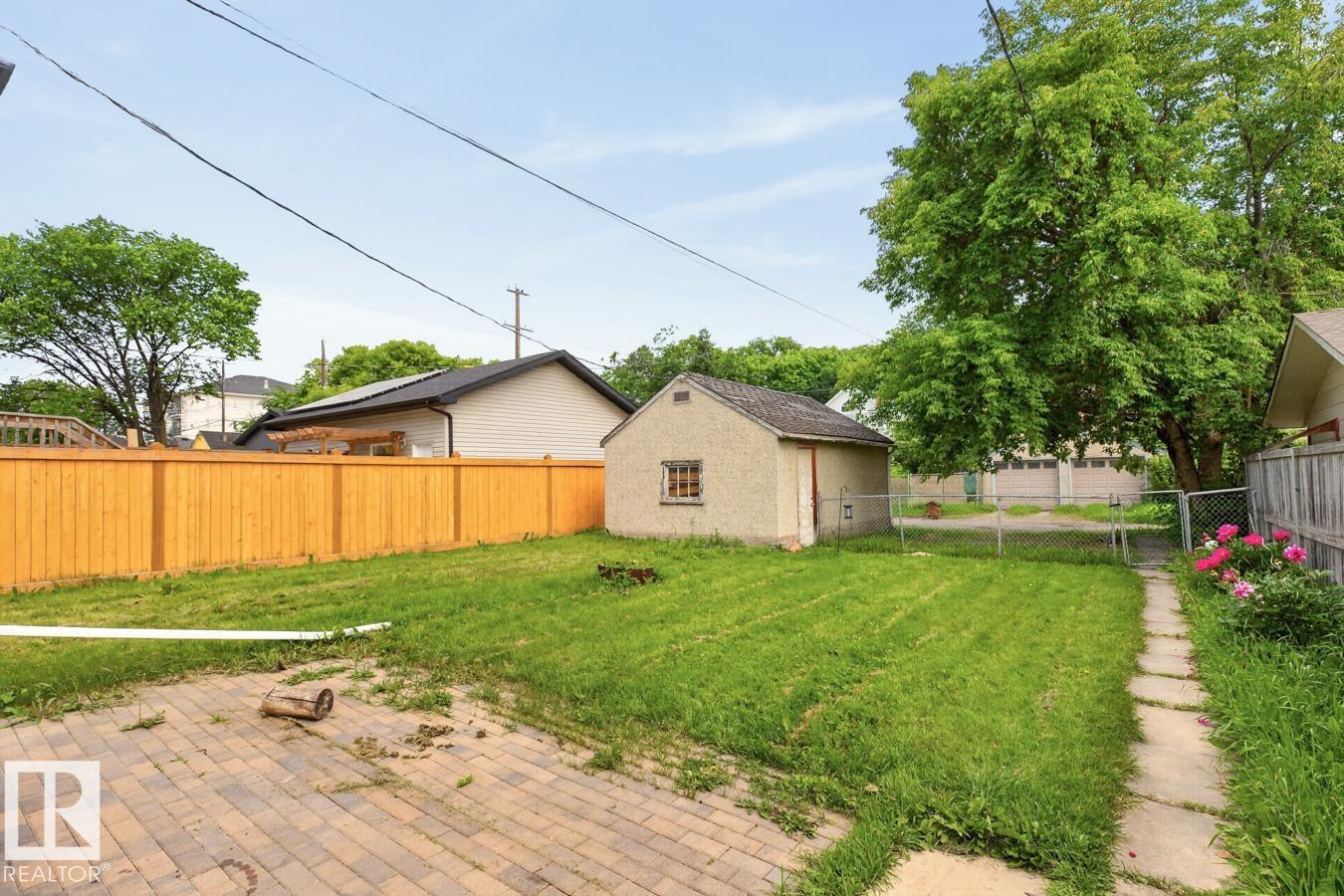 9838 80 AV NW - 27