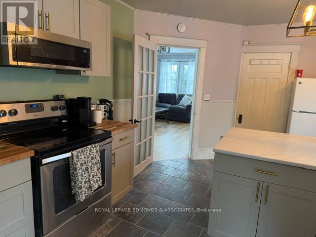 1028 PEMBROKE STREET E - 5