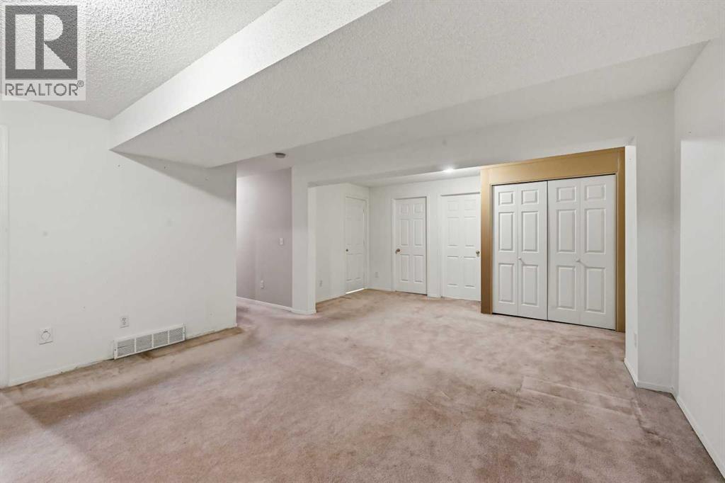 25 Tararidge Circle NE - 18