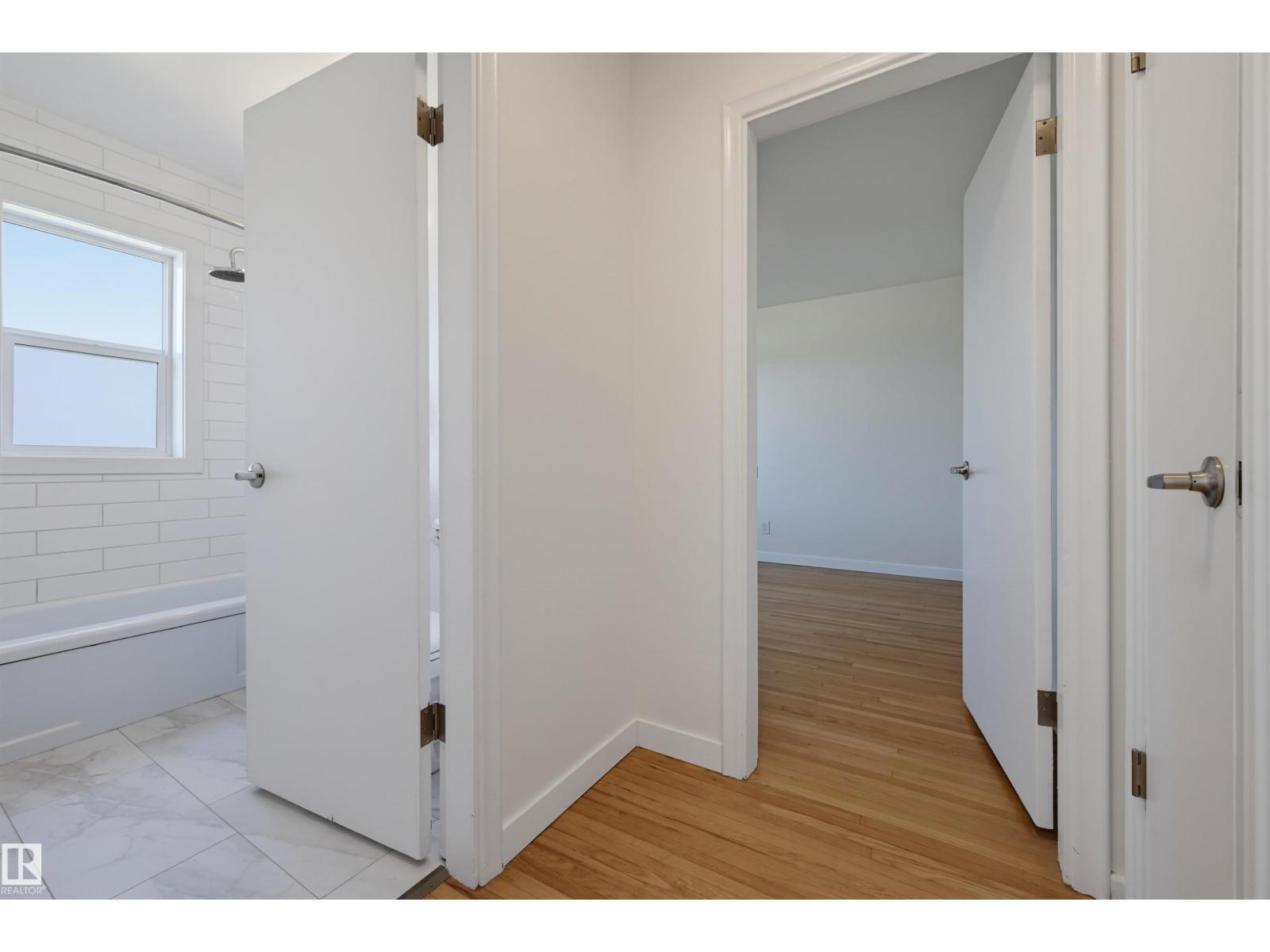 #7 7307 118 ST NW - 14