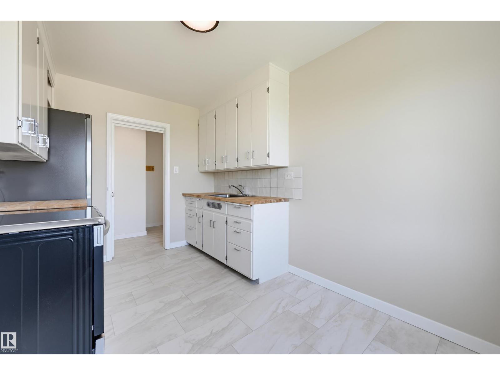 #7 7307 118 ST NW - 9