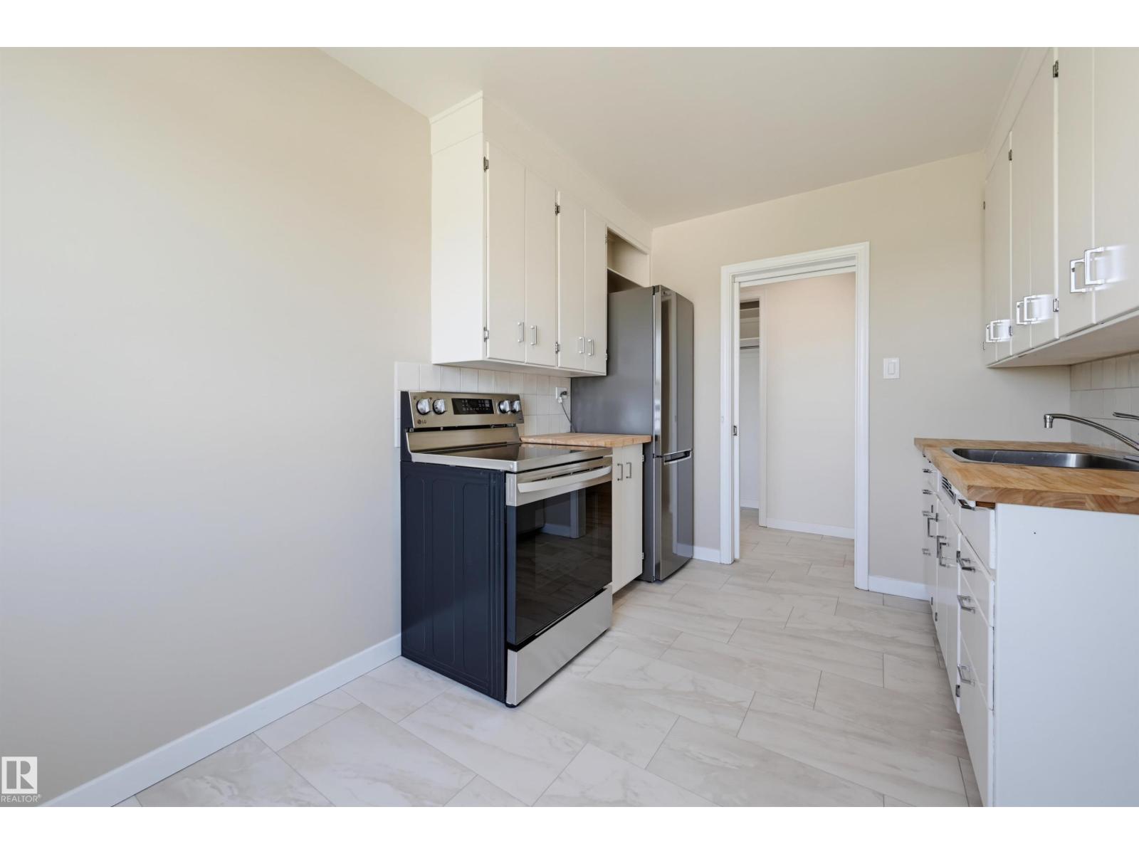 #7 7307 118 ST NW - 10