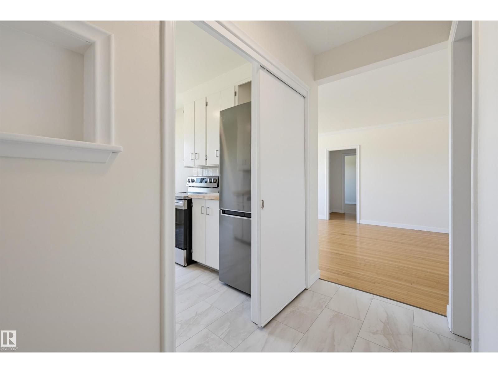 #7 7307 118 ST NW - 13