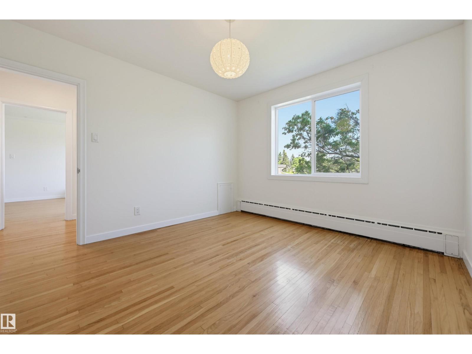 #7 7307 118 ST NW - 16