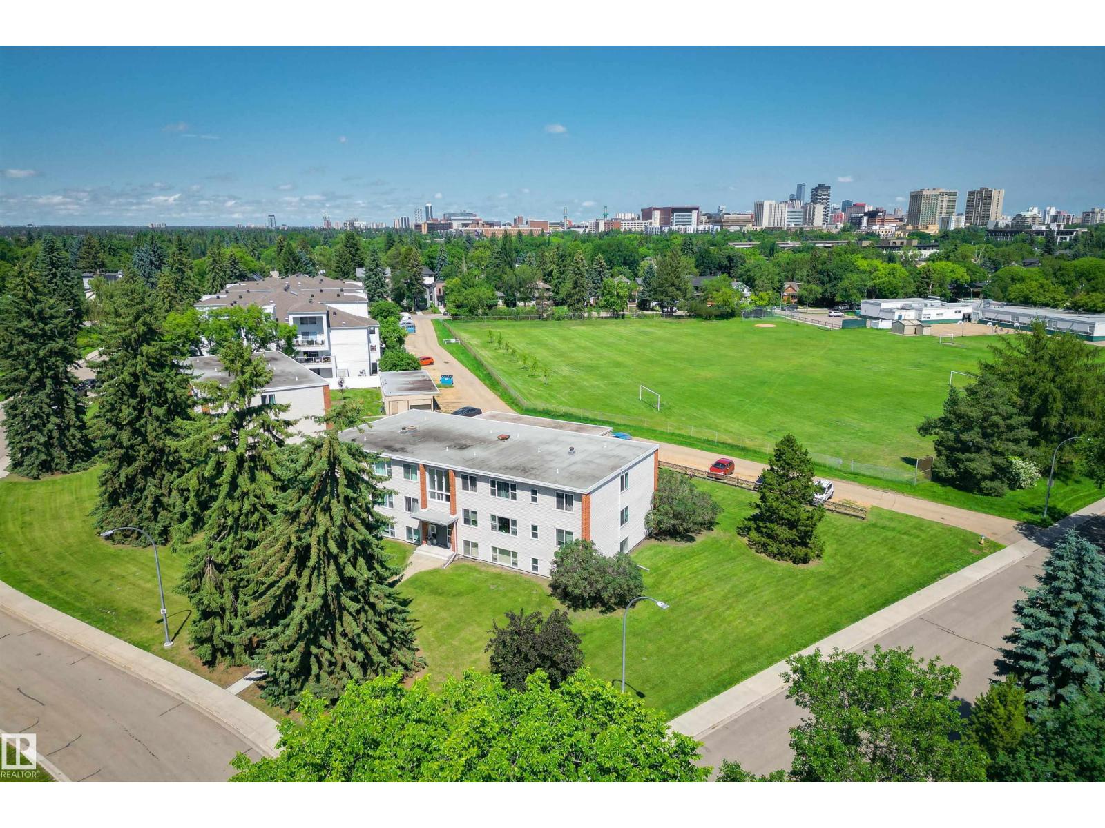 #7 7307 118 ST NW - 21