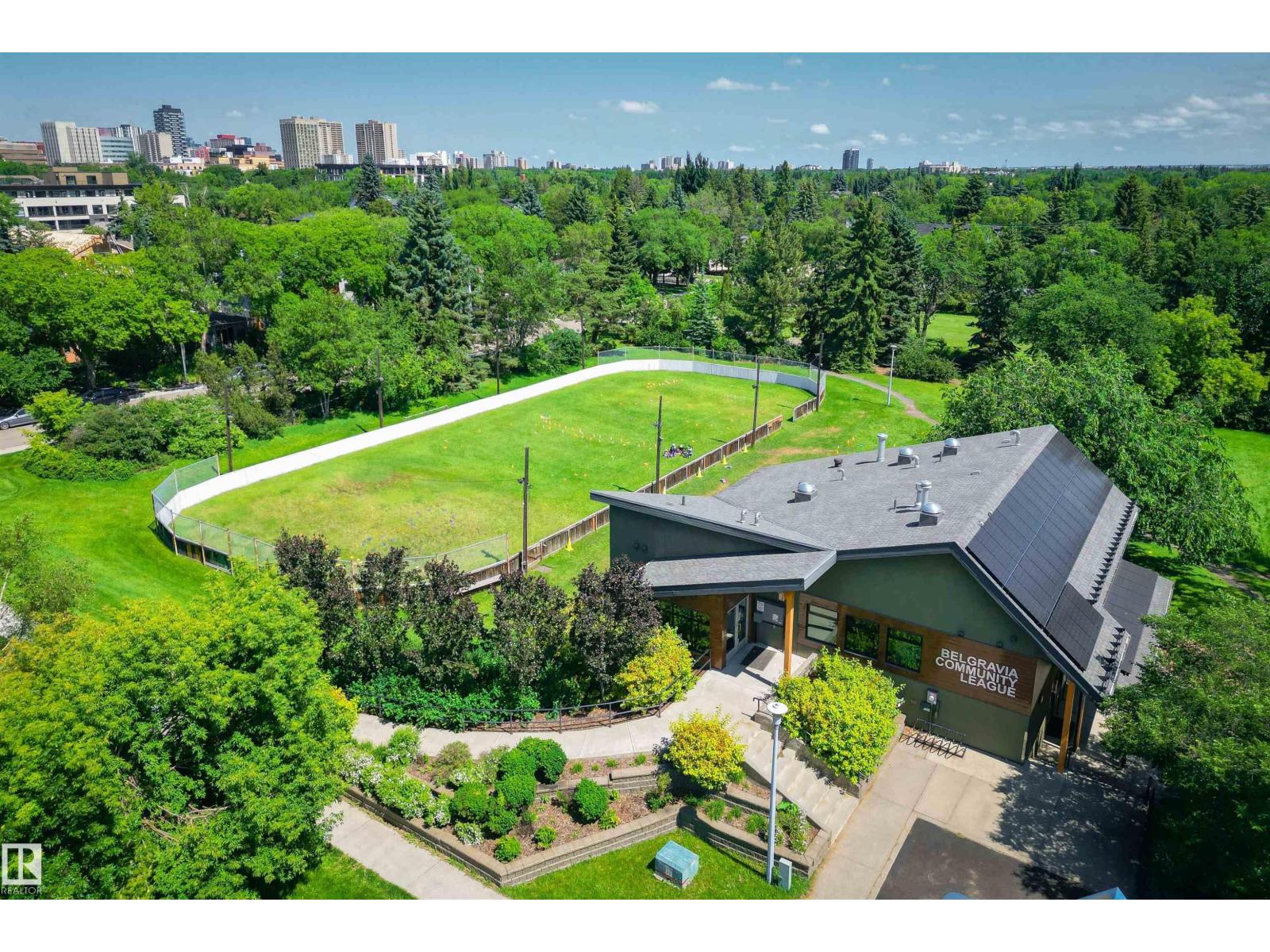 #7 7307 118 ST NW - 24