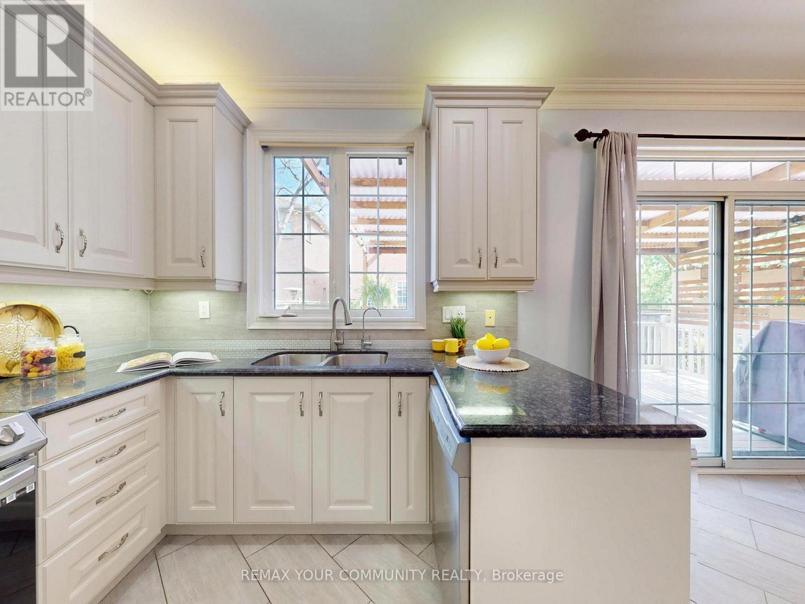 507 AUTUMN HILL BOULEVARD - 11