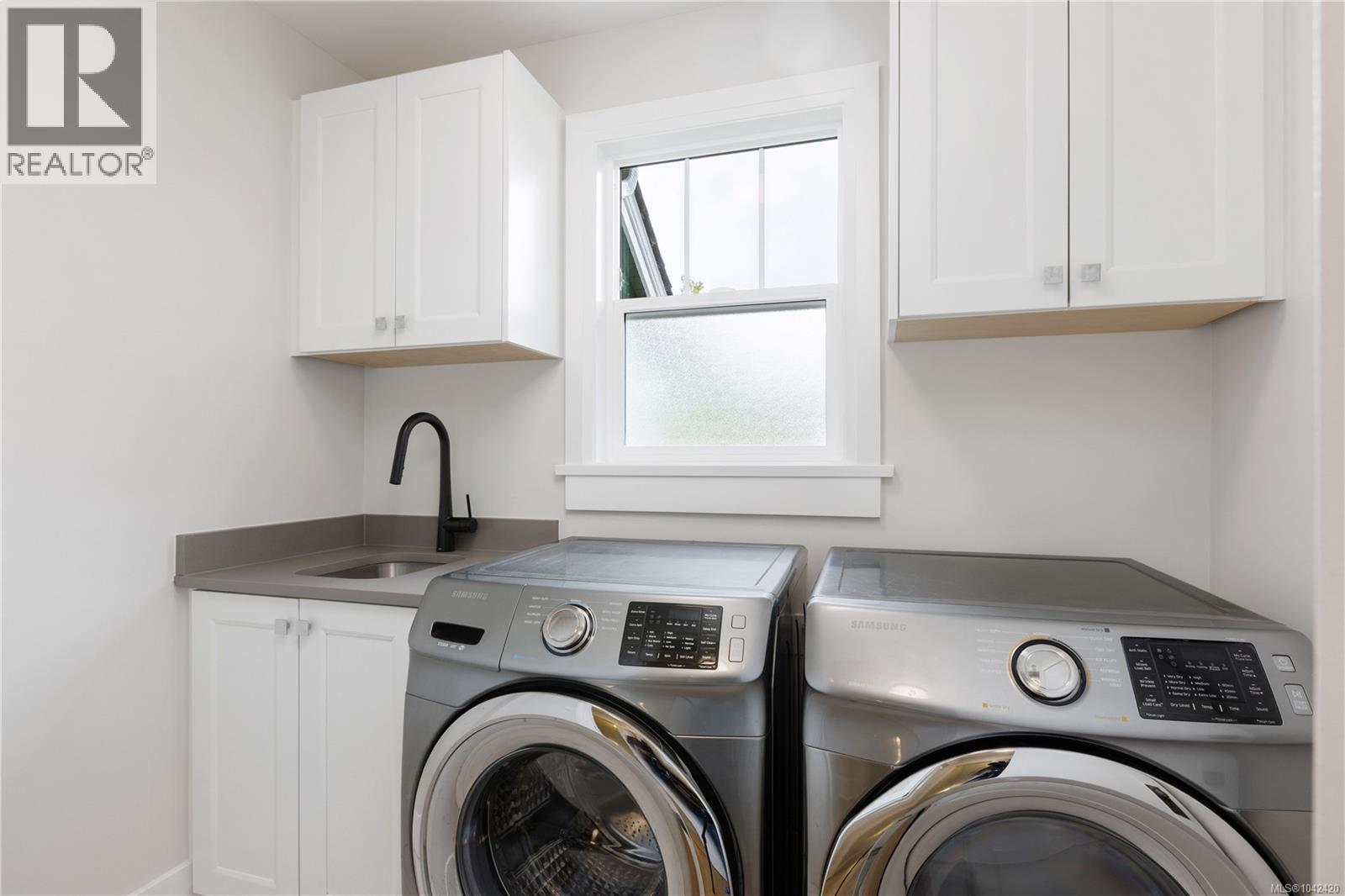 2052 Carrick St - 14