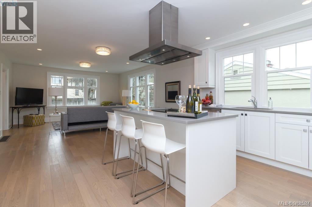 2052 Carrick St - 47
