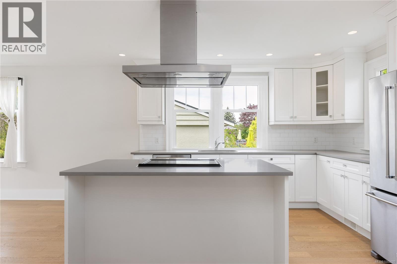 2052 Carrick St - 12