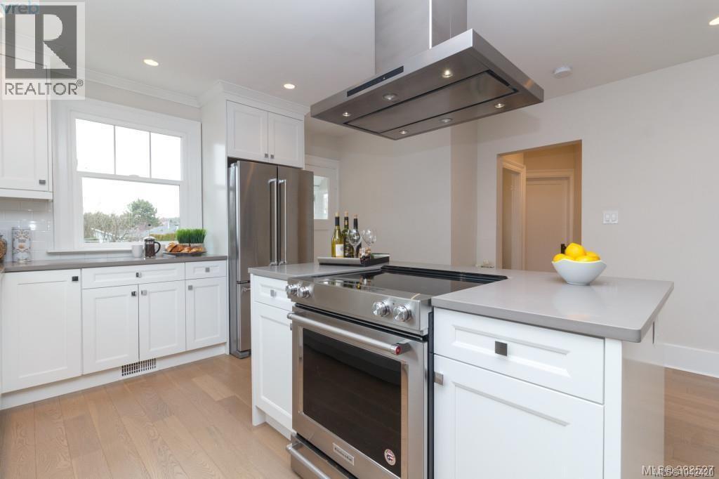 2052 Carrick St - 46