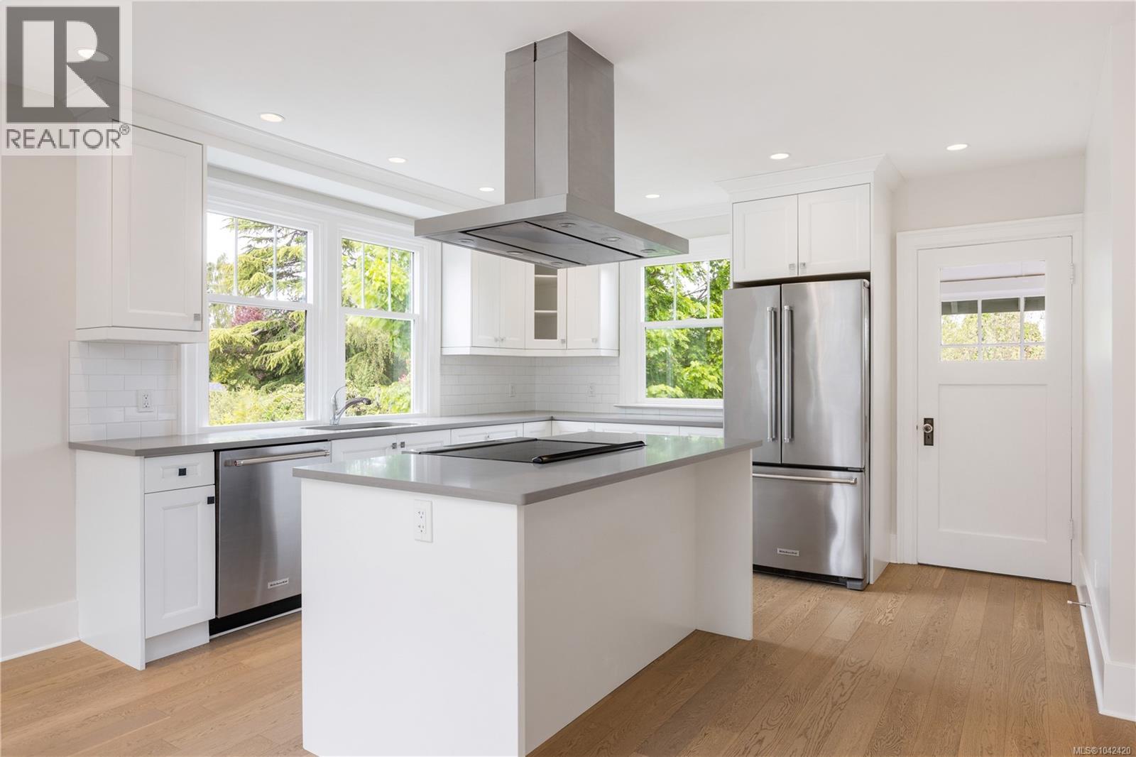 2052 Carrick St - 16