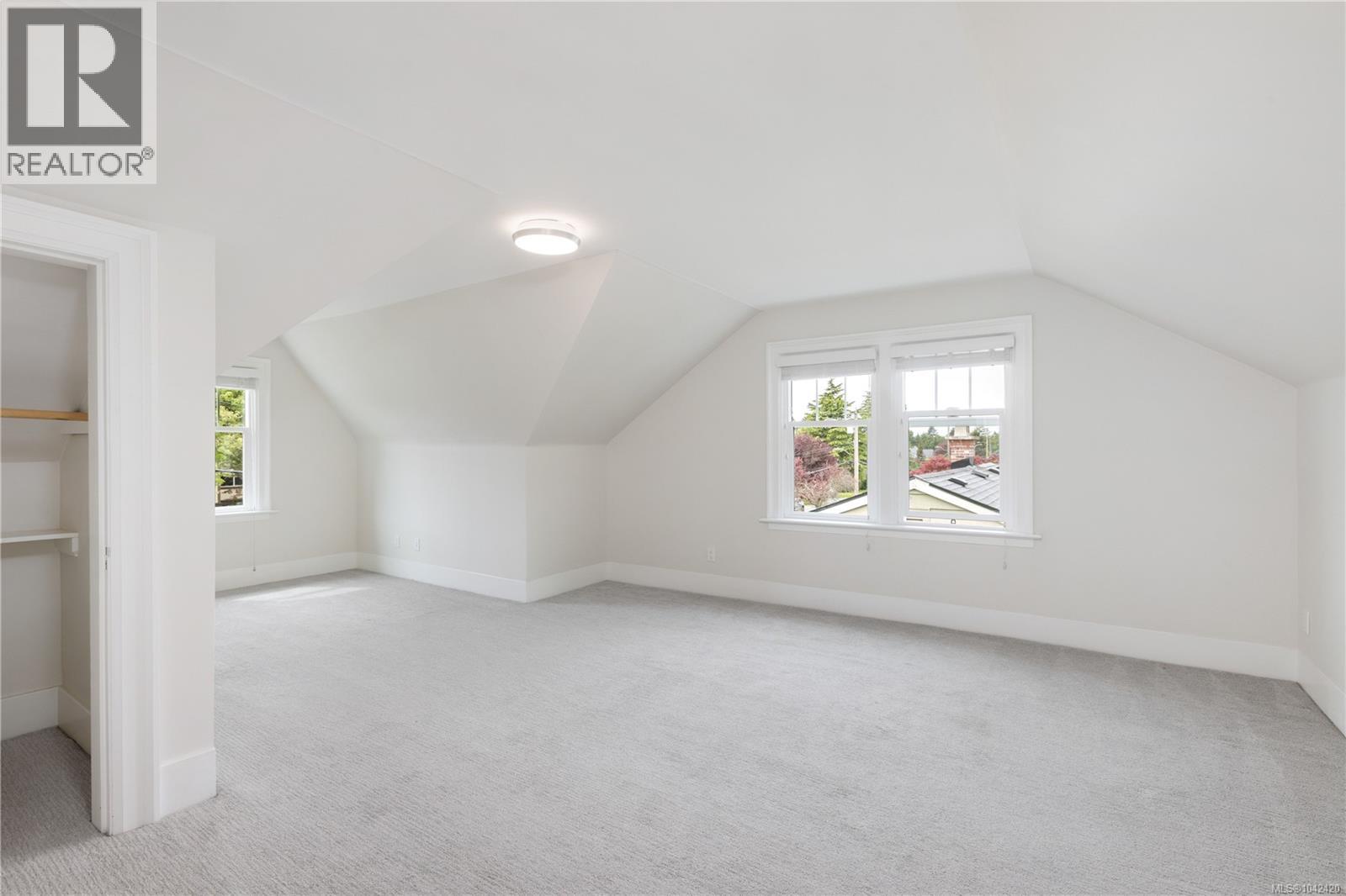 2052 Carrick St - 19