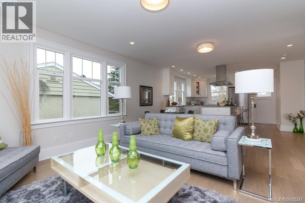 2052 Carrick St - 43