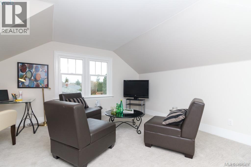 2052 Carrick St - 49