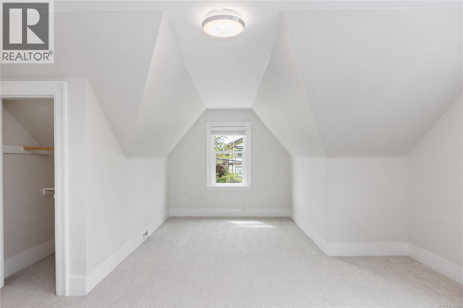2052 Carrick St - 23