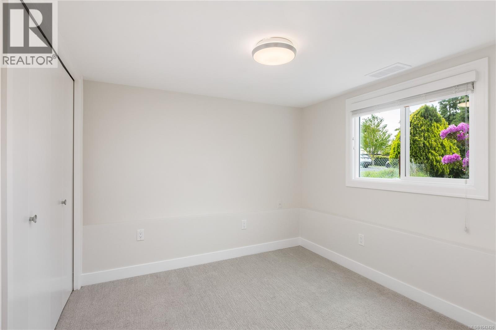 2052 Carrick St - 32