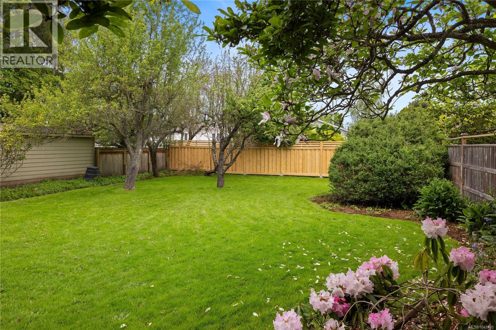 2052 Carrick St - 28