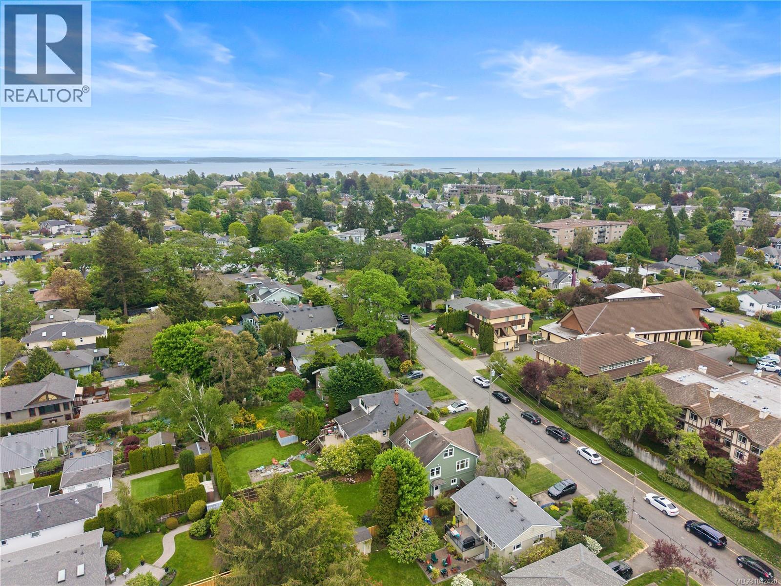 2052 Carrick St - 39