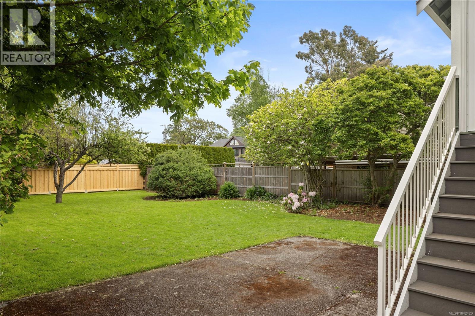 2052 Carrick St - 24