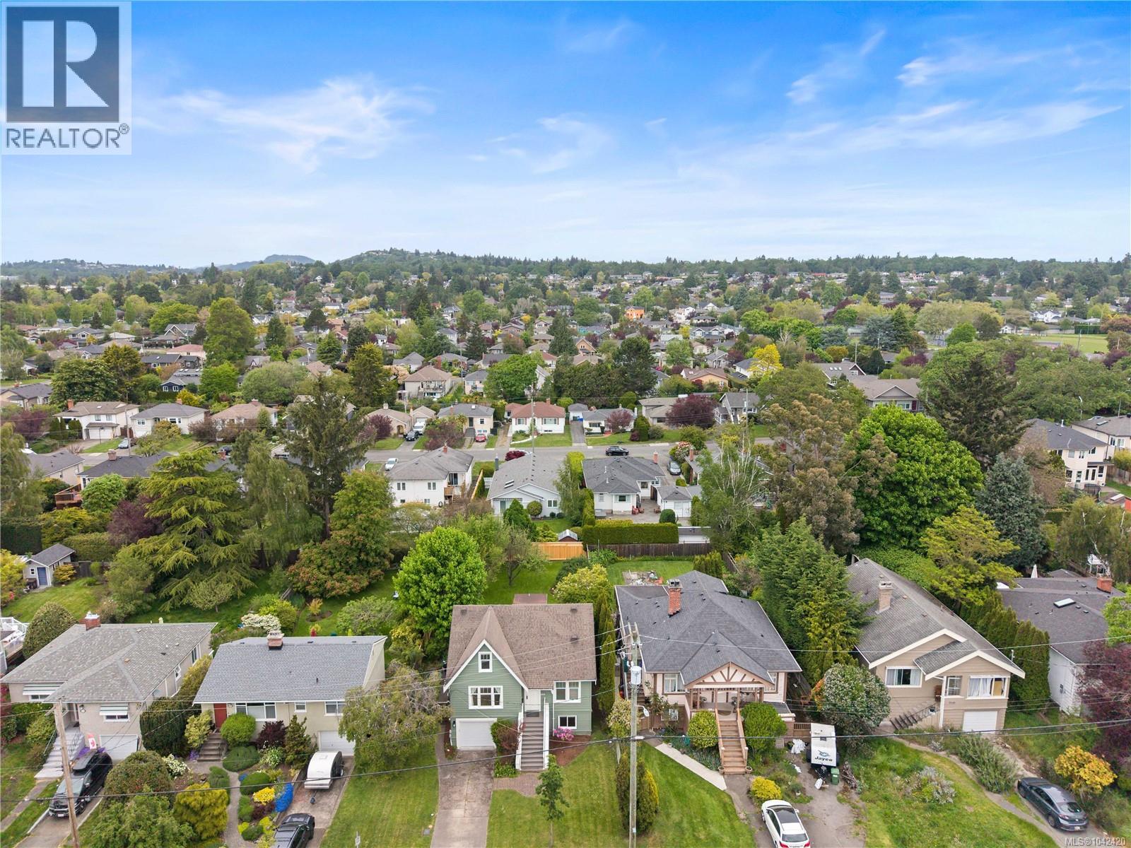 2052 Carrick St - 37