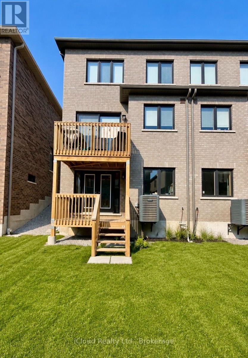 98 BEARBERRY ROAD - 5
