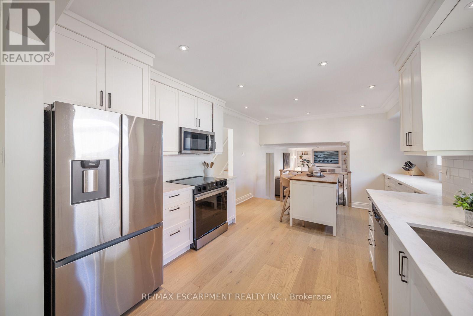 134 FAIRWOOD PLACE W - 16