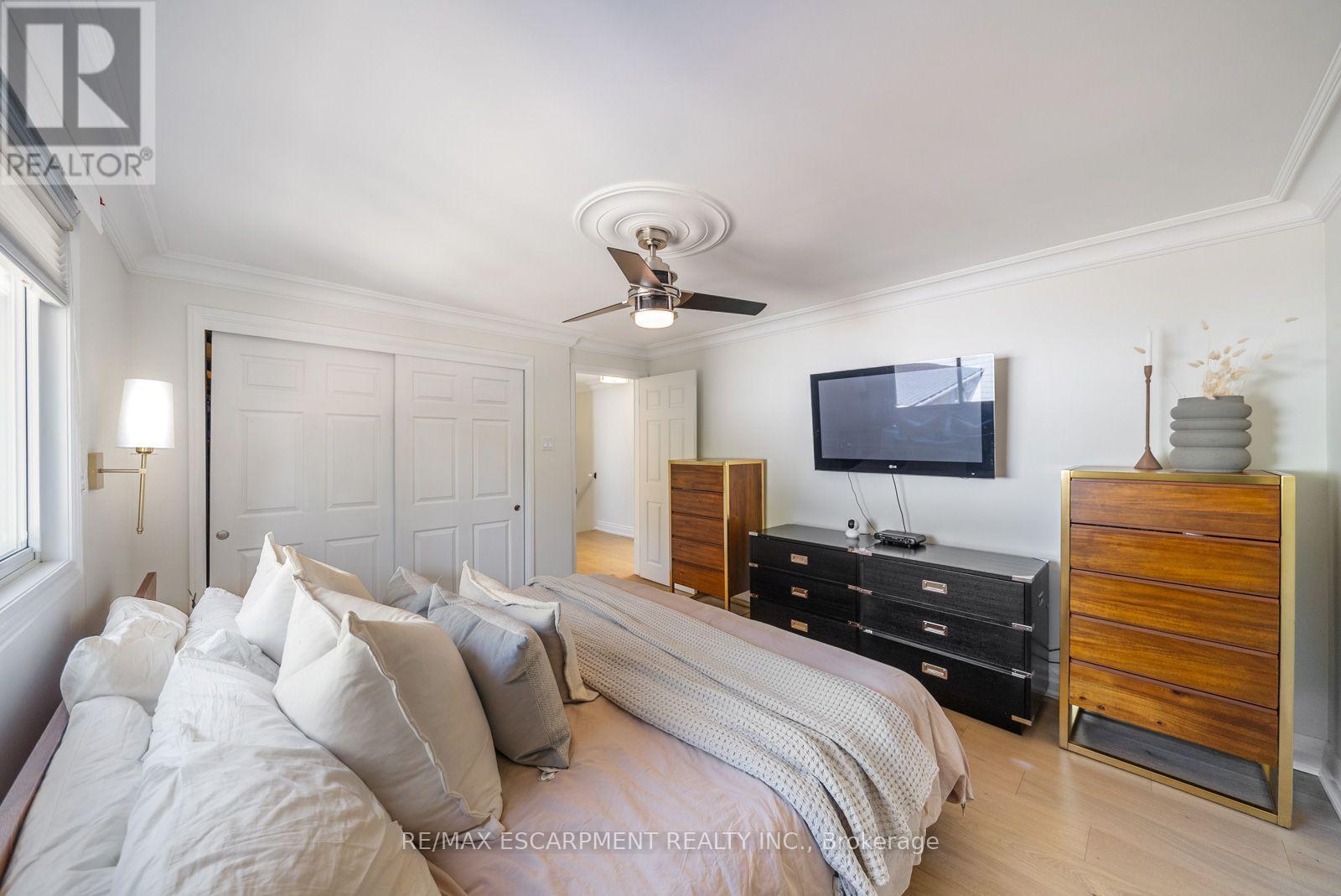 134 FAIRWOOD PLACE W - 24